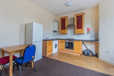 1 bed house, Newport Road, Roath, Cardiff, CF241AH - Image 2